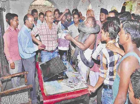 shown mirror to feelingless municipal corporation